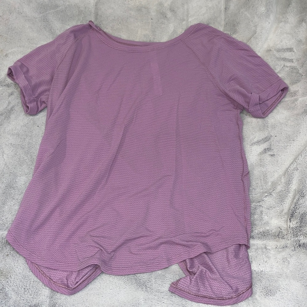 lulu size 6, purple flowy tee.